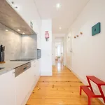 Guestready - Trendy 2-bed Flat W/ Seaview In Lapa *