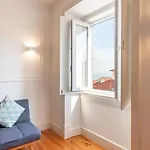 Apartman Guestready - Trendy 2-bed Flat W/ Seaview In Lapa Lisboa