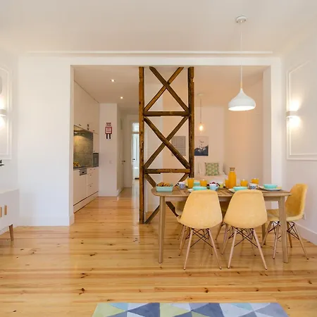 Altido New And Trendy 2-bed Flat With Seaview In Lapa *