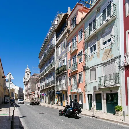 Altido New And Trendy 2-bed Flat With Seaview In Lapa Lisboa