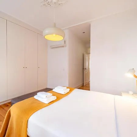 Guestready - Trendy 2-bed Flat W/ Seaview In Lapa * Lisboa