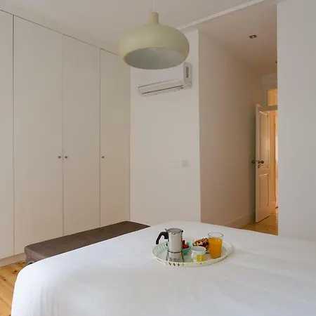 Altido New And Trendy 2-bed Flat With Seaview In Lapa *