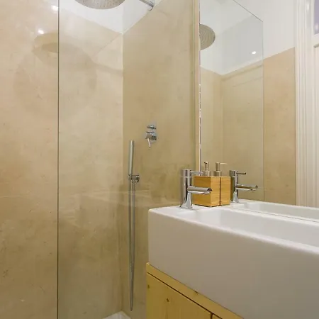 Altido New And Trendy 2-bed Flat With Seaview In Lapa Διαμέρισμα Lisboa